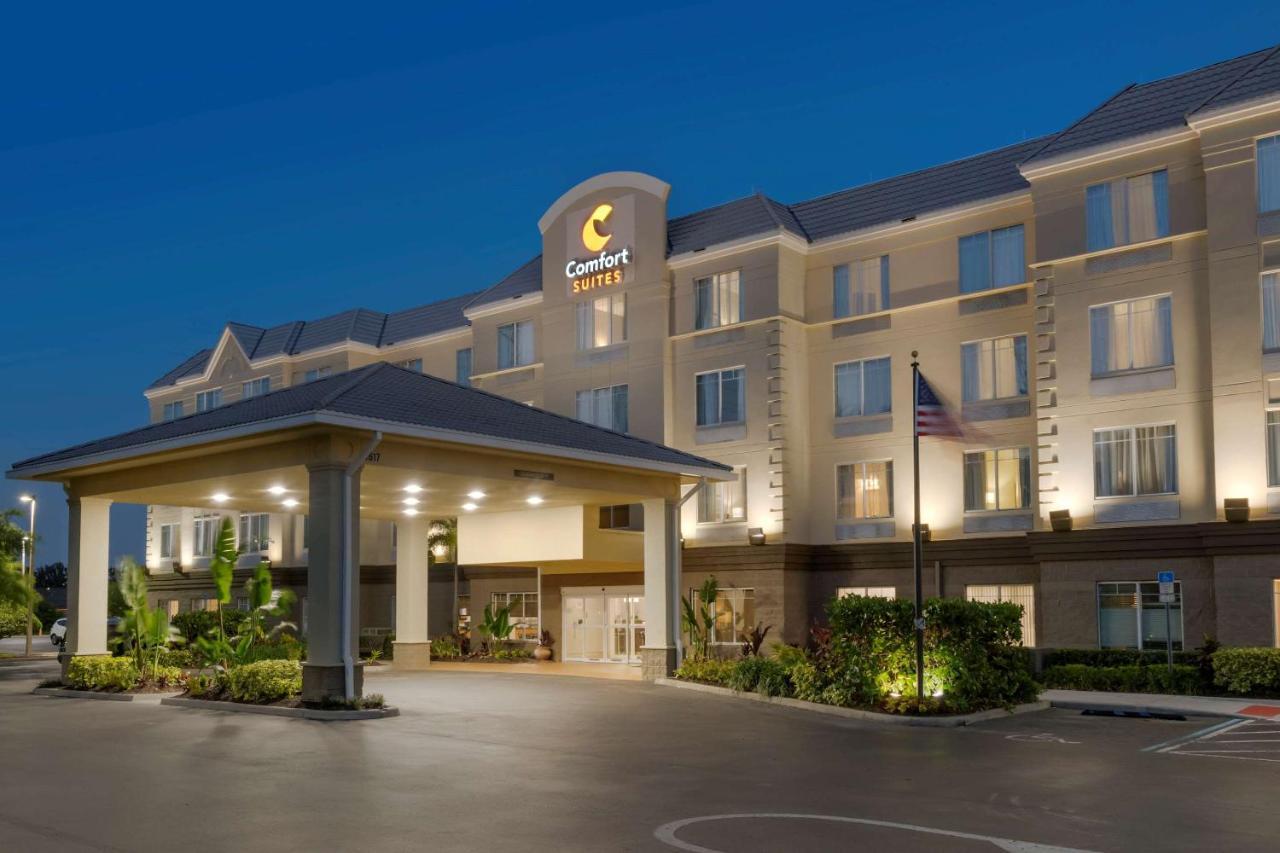 Comfort Suites Near Universal Orlando Resort Exterior photo