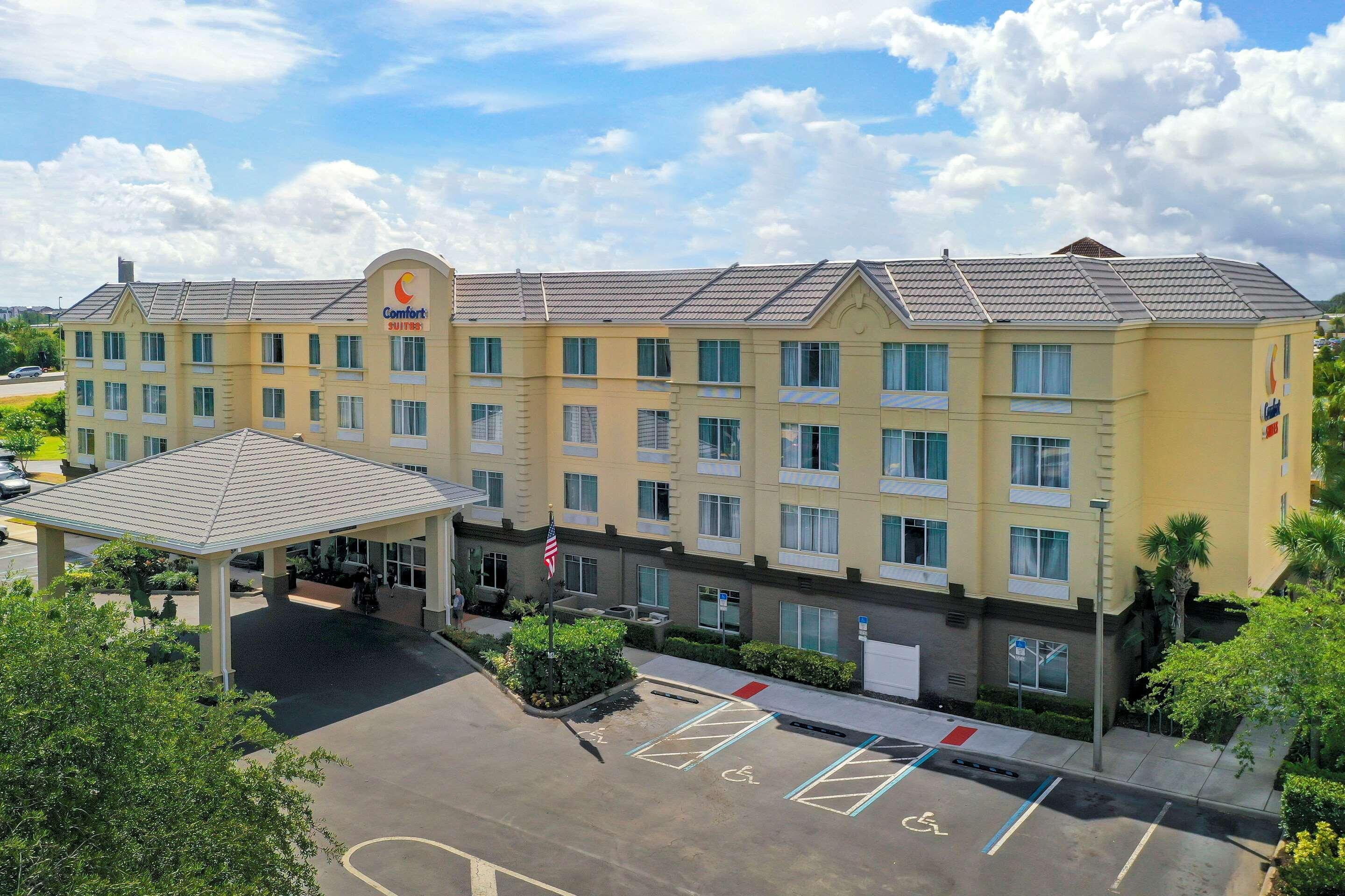 Comfort Suites Near Universal Orlando Resort Exterior photo